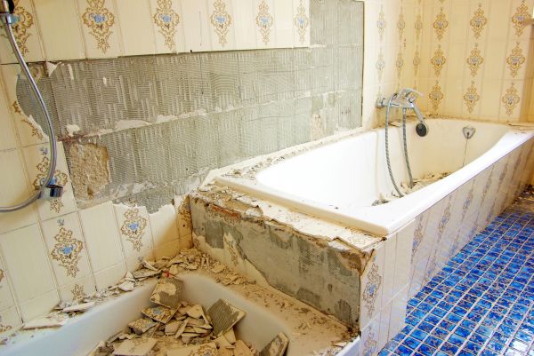 Bathtub Demolition in Cedar Park
